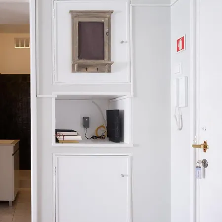 Guestready - Back To Little World