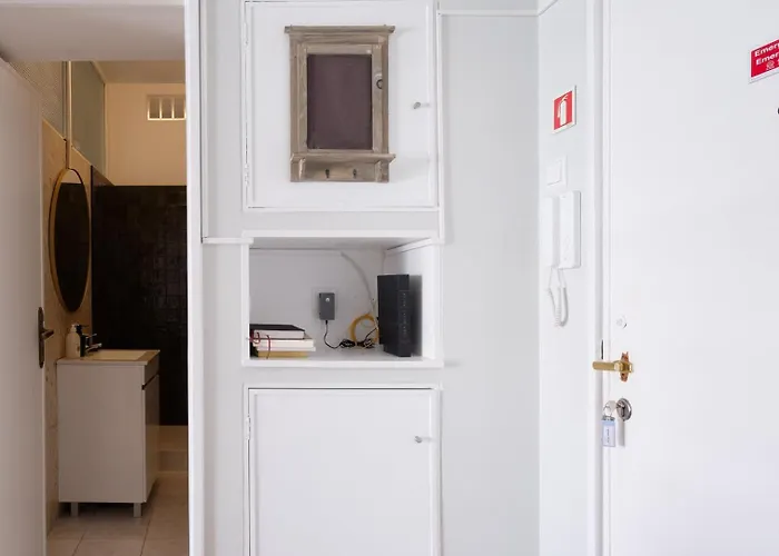 Guestready - Back To Little World